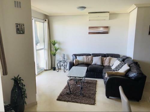 3-bed 3 Bath Sea & Mountain View Apartment