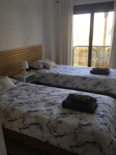 Puerto De La Duquesa Beachfront Apartment