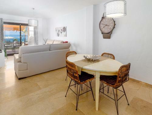 Frontline Beach Apartment Marina Real 5009
