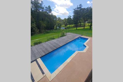 Hinze Dam Luxury Cabin Retreat