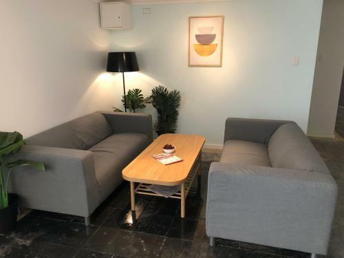 Hostal Private Room In City Central!
