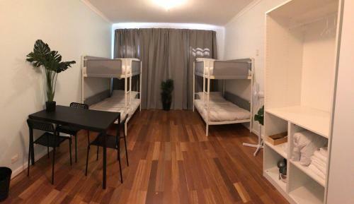 Hostal Private Room In City Central!