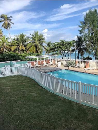 Apartamento Condo With Ocean View And Pool On Beach Court