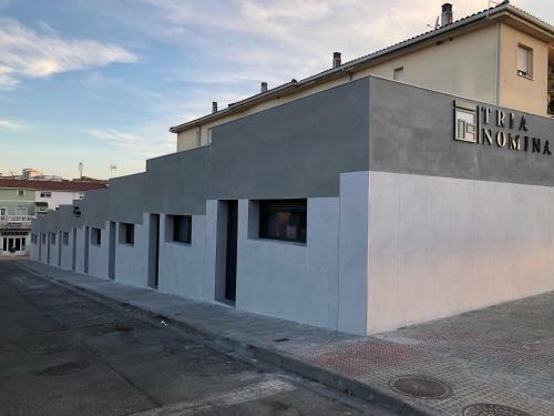 Tria Nomina Apartamentos Tur�sticos