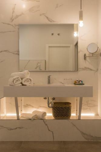 Tria Nomina Apartamentos Tur�sticos