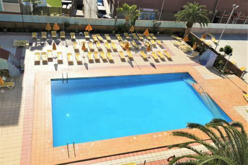 Central Apartment Overlooking Yumbo Centre With Heated Pool