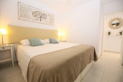 Central Apartment Overlooking Yumbo Centre With Heated Pool