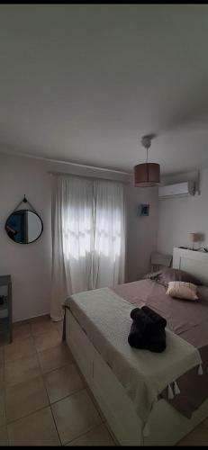 Charmant Haut De Villa Avec Piscine Partagee