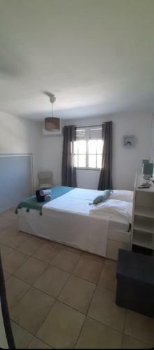 Charmant Haut De Villa Avec Piscine Partagee