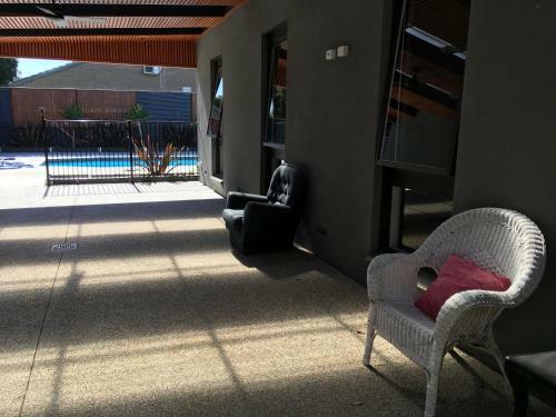 The Executive Spacious Home With A Pool