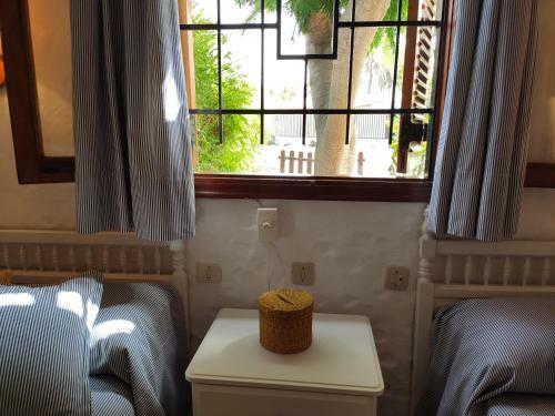 Lovely 2 Bedroom Bungalow With Parking