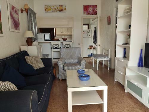 Lovely 2 Bedroom Bungalow With Parking