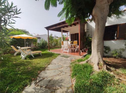 Lovely 2 Bedroom Bungalow With Parking