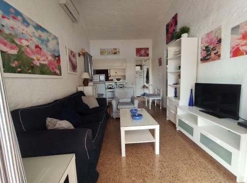 Lovely 2 Bedroom Bungalow With Parking