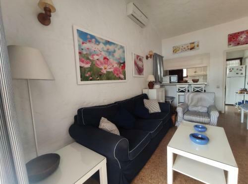 Lovely 2 Bedroom Bungalow With Parking