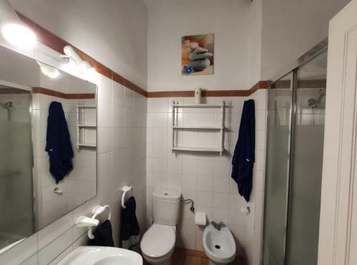 Lovely 2 Bedroom Bungalow With Parking