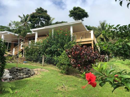 Pacific Views, Tranquil Location, Large Home, Navy House 2