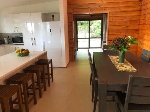 Pacific Views, Tranquil Location, Large Home, Navy House 2