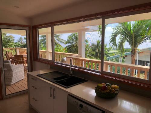 Pacific Views, Tranquil Location, Large Home, Navy House 2