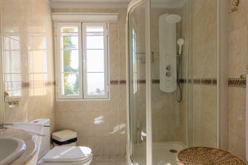 Sea Edge Friendly Villa
