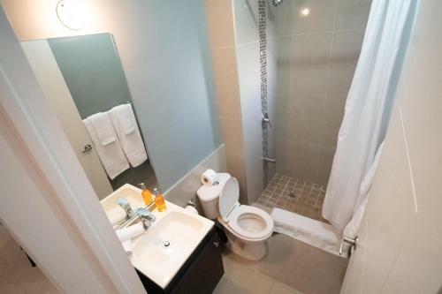 Modern 3 Bedroom Condo In Private Community 8