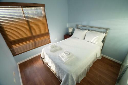Modern 3 Bedroom Condo In Private Community 8