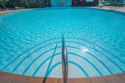 Apartamento D�plex Con Jard�n Y Buenas Vistas