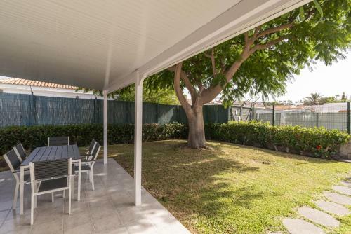 Los Melocotones Maspalomas Private Access Garden Pool