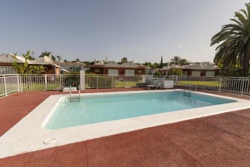 Los Melocotones Maspalomas Private Access Garden Pool