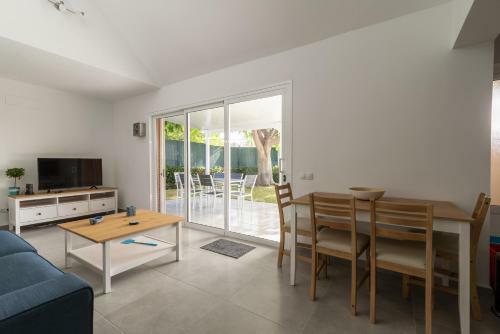 Los Melocotones Maspalomas Private Access Garden Pool