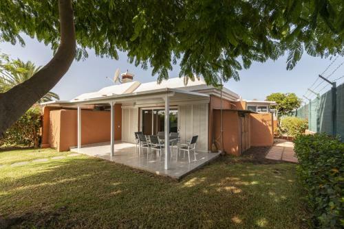 Los Melocotones Maspalomas Private Access Garden Pool