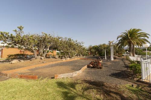 Los Melocotones Maspalomas Private Access Garden Pool