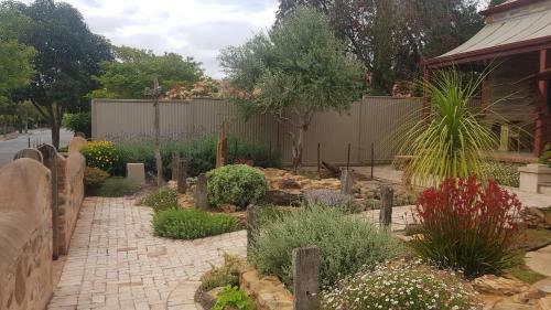 Angaston's Rusty Olive B&B