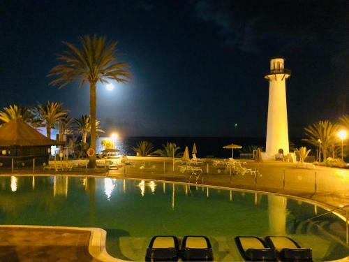 Apartamento Pharus: Retro Beach Home