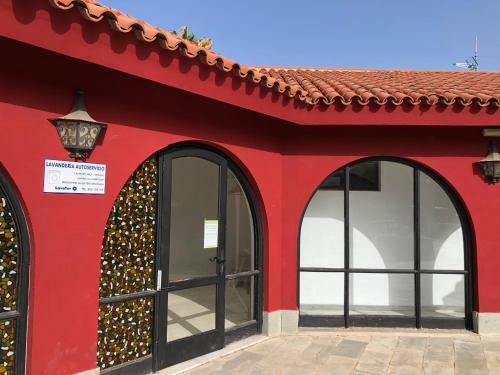 Apartamento Pharus: Retro Beach Home