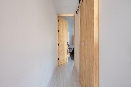 Apartamento Pharus: Retro Beach Home