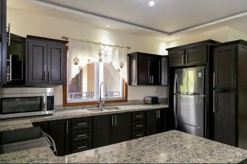Penthouse Suite @ Malachi Apartment