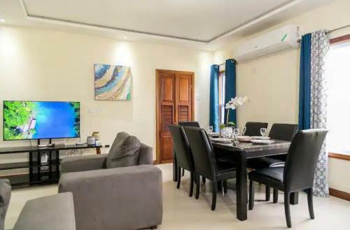 Penthouse Suite @ Malachi Apartment