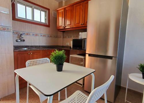 Las Camelias Apartments (e14) Pool And Solarium