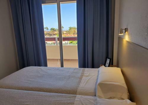 Las Camelias Apartments (e14) Pool And Solarium