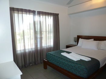 Aparthotel Cullen Bay Resorts