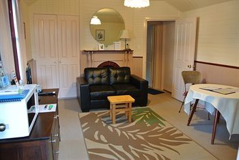 Hostal Hamlet Downs Country Accommodation