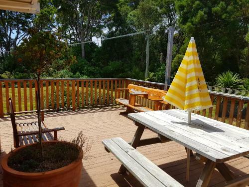 Regatta Point Tavern & Holiday Villas