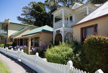 Hotel Strahan Village