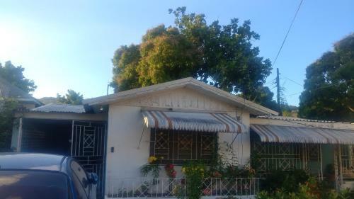 Hostal Cash Guest House