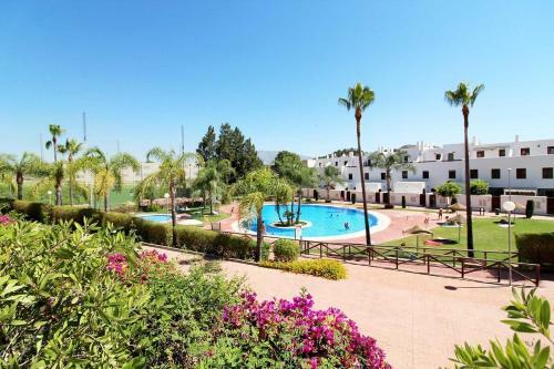 Modern 2 Bedroom Duplex- Golf, Mountains,sea, Pool
