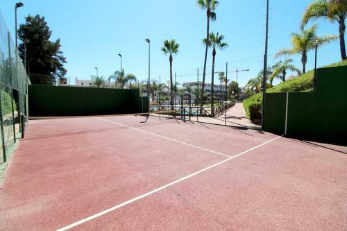 Modern 2 Bedroom Duplex- Golf, Mountains,sea, Pool