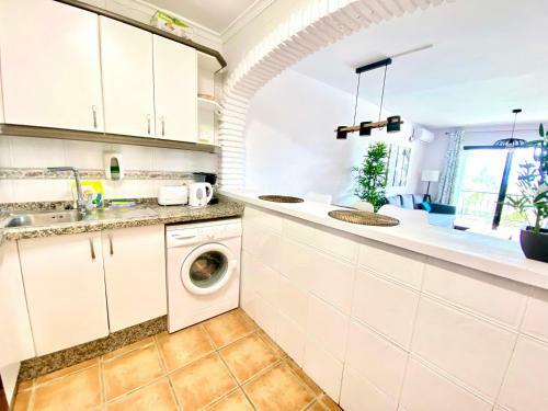 Cozy Apartment - Sea Views - Near To Beach