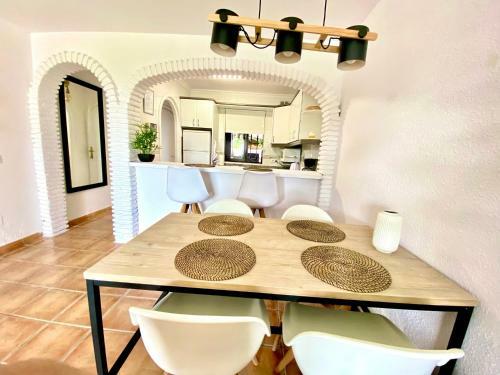 Cozy Apartment - Sea Views - Near To Beach