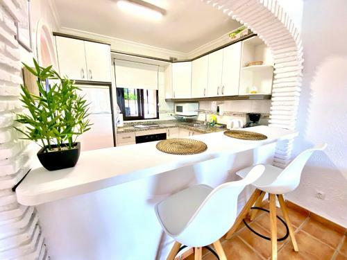 Cozy Apartment - Sea Views - Near To Beach